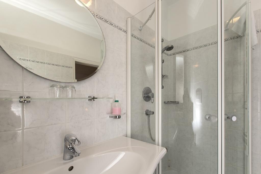 Hotel Schoenblick セスト 部屋 写真