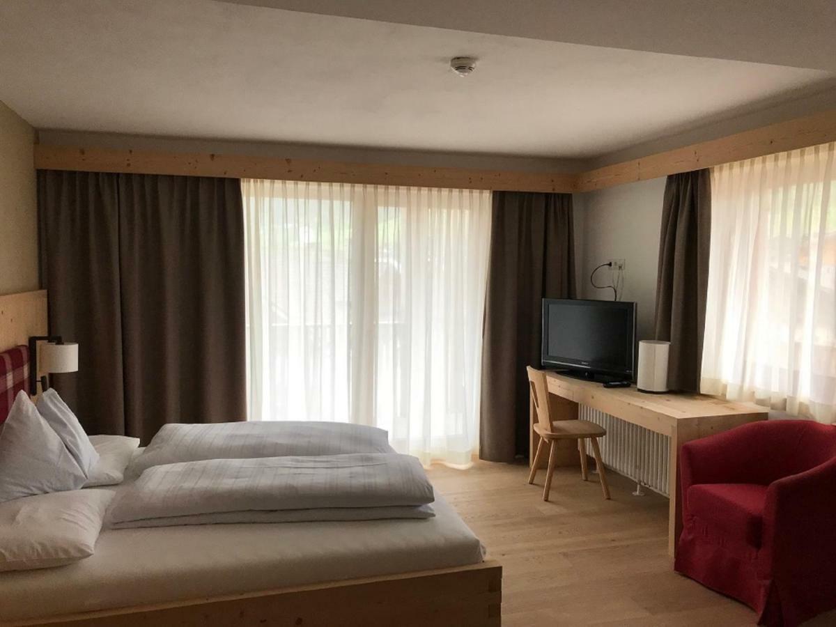 Hotel Schoenblick セスト エクステリア 写真